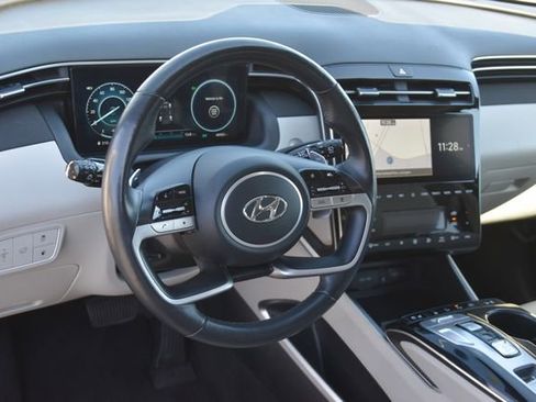 Used 2024 Hyundai Tucson Limited image 16