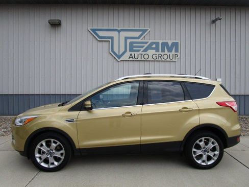 Used 2014 Ford Escape Titanium AWD/4WD image 4