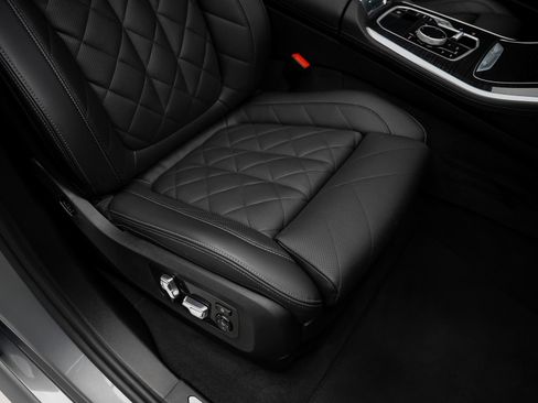 Used 2025 BMW X5 sDrive40i w/ M Sport Package RWD image 65