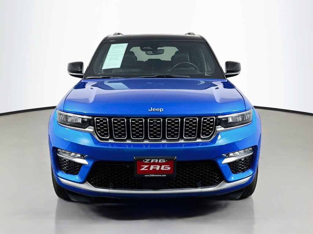 Used 2023 Jeep Grand Cherokee Summit AWD/4WD image 8