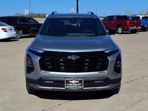 New 2026 Chevrolet Equinox LT w/ Convenience Package II FWD image 2