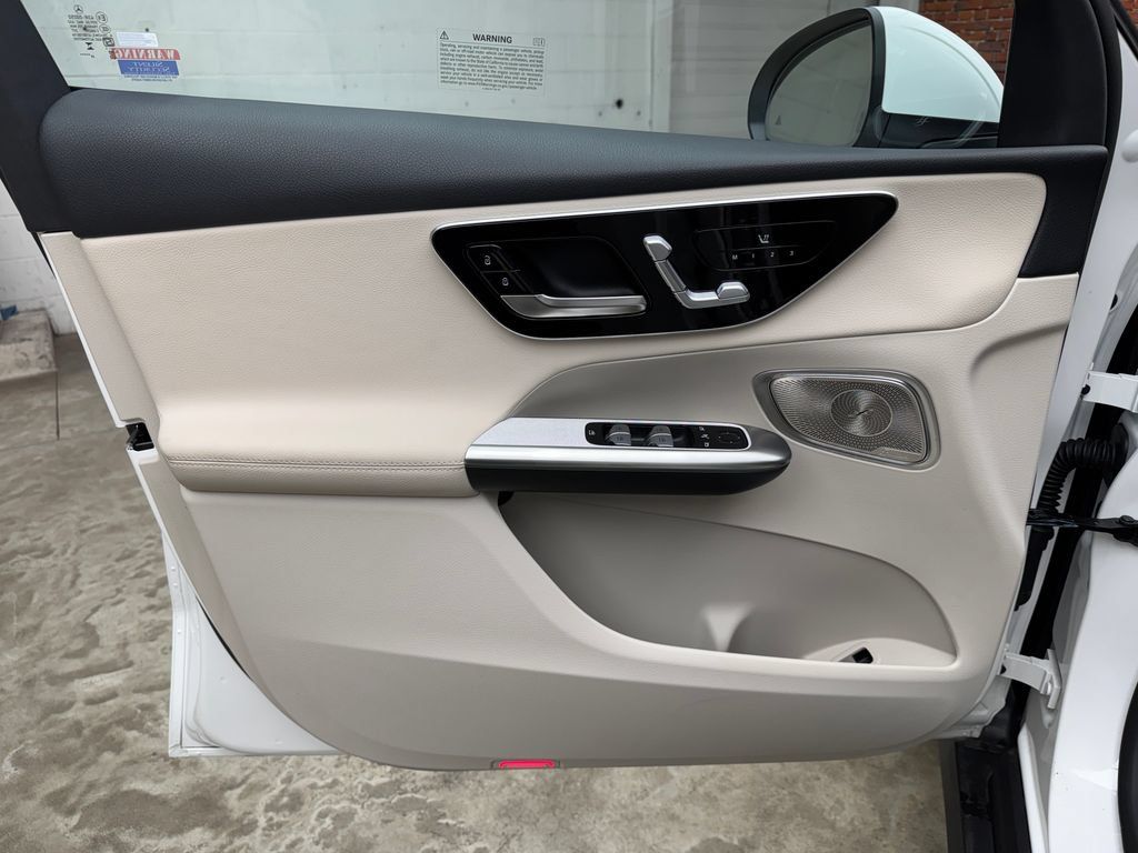 Certified 2026 Mercedes-Benz GLC 300 4MATIC image 9