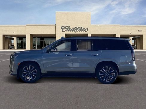 Certified 2024 Cadillac Escalade Sport Platinum image 8