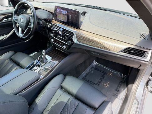 Used 2021 BMW 530i w/ Convenience Package RWD image 14