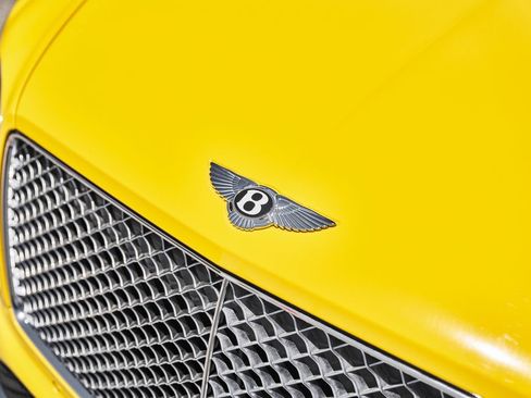 Used 2023 Bentley Bentayga AWD/4WD image 7