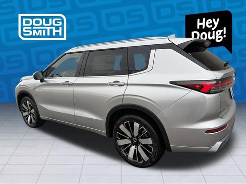 New 2026 Mitsubishi Outlander SEL image 2