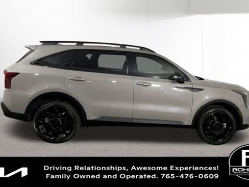 Used 2025 Kia Sorento SX image 10