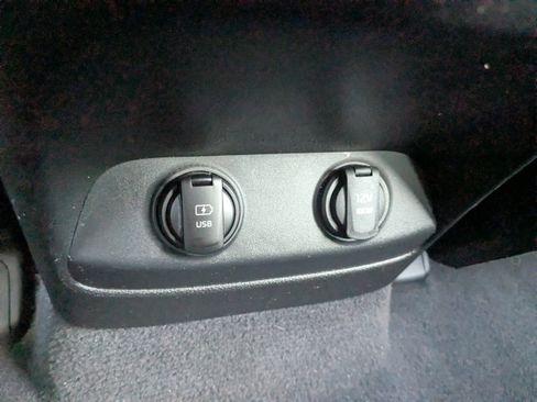 Used 2017 Kia Sorento LX AWD/4WD image 16