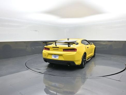 Used 2018 Chevrolet Camaro LT w/ RS Package RWD image 7