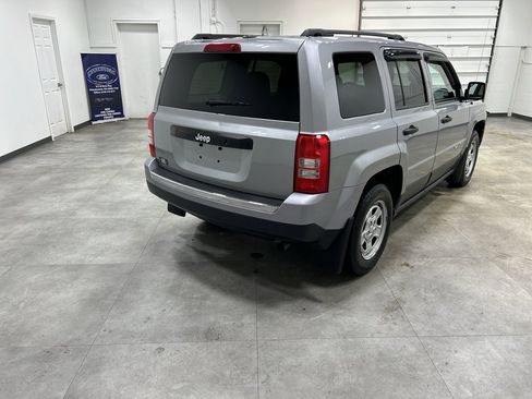 Used 2016 Jeep Patriot Sport image 5