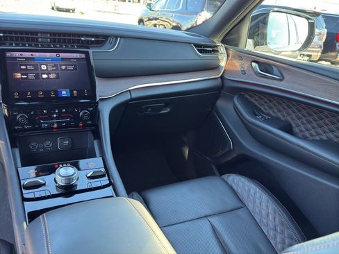 Used 2025 Jeep Grand Cherokee Summit image 26