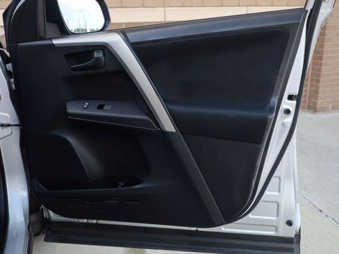 Used 2015 Toyota RAV4 LE FWD image 26