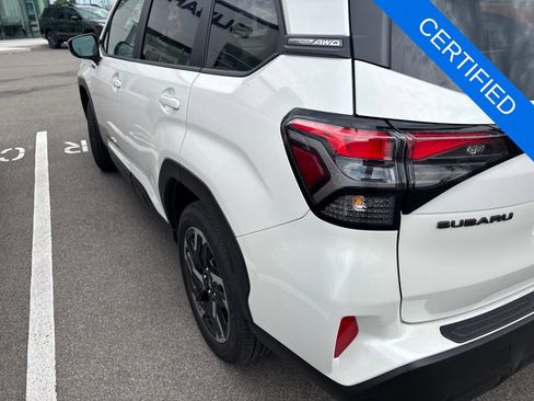 Used 2025 Subaru Forester Premium AWD/4WD image 7