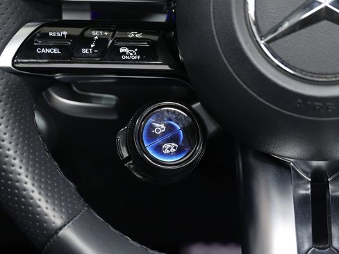 Used 2023 Mercedes-Benz SL 43 AMG w/ Driver Assistance Package image 22