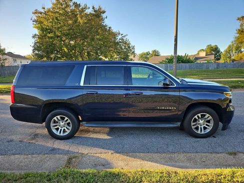 Used 2020 Chevrolet Suburban LT image 7