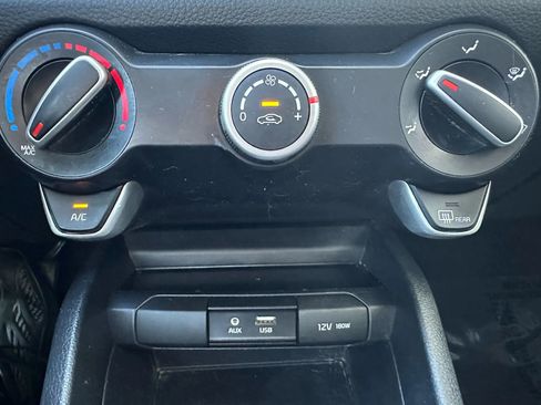 Used 2019 Kia Rio S image 18
