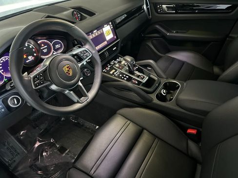 Used 2023 Porsche Cayenne Platinum Edition AWD/4WD image 11
