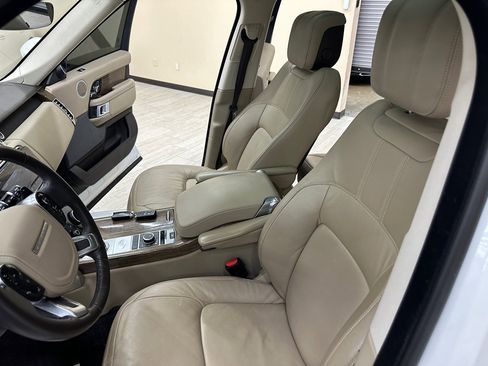 Used 2019 Land Rover Range Rover Base image 25