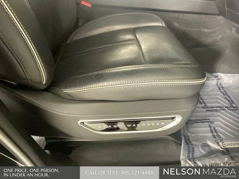 Used 2022 Jeep Grand Wagoneer Series II AWD/4WD image 29
