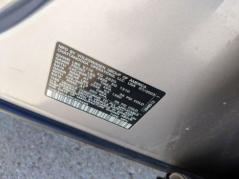 Certified 2024 Volkswagen Atlas Cross Sport SE image 30