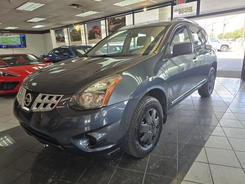 Used 2015 Nissan Rogue S w/ Convenience Package image 1