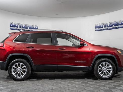 Used 2019 Jeep Cherokee Latitude w/ Popular Appearance Group image 11