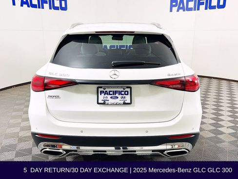 Used 2025 Mercedes-Benz GLC 300 4MATIC image 6