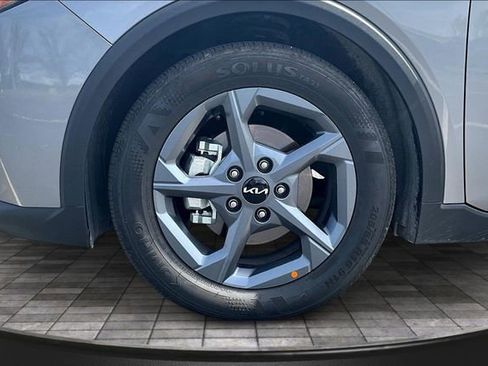 Used 2025 Kia K4 LXS image 31