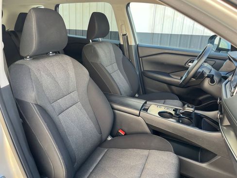 Used 2025 Nissan Rogue SV image 38