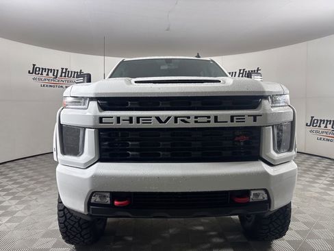 Used 2023 Chevrolet Silverado 2500 LT AWD/4WD image 2