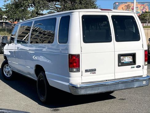 Used 2011 Ford E-350 and Econoline 350 XLT RWD image 4
