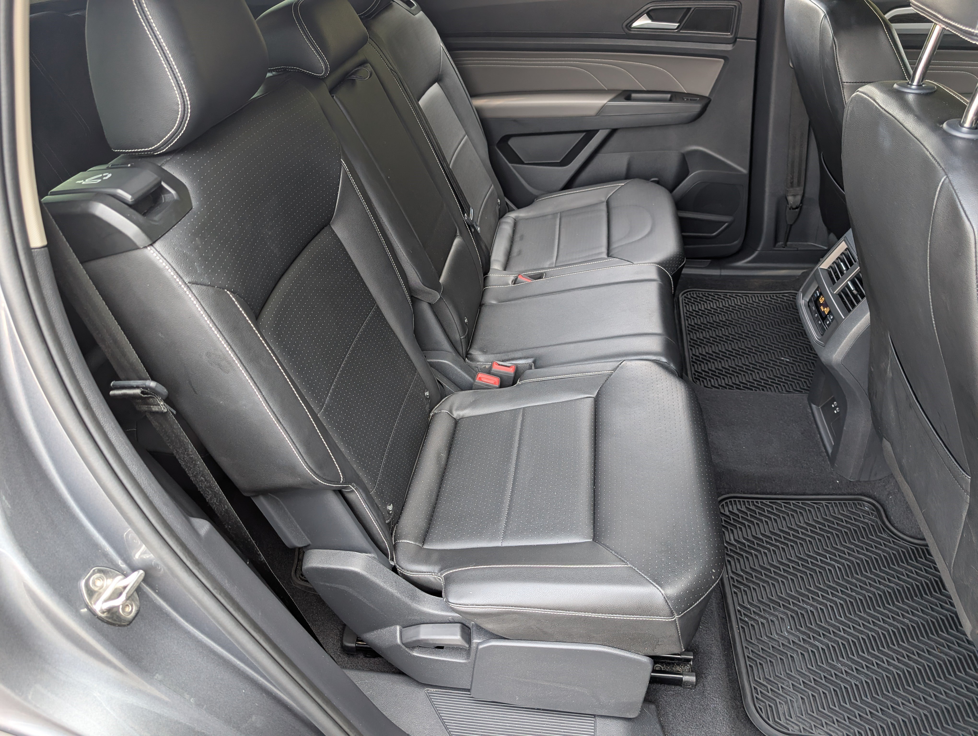 Used 2023 Volkswagen Atlas SE w/ Black Wheel Package FWD image 20