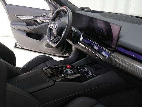 Used 2025 BMW M5 w/ Executive Package image 52