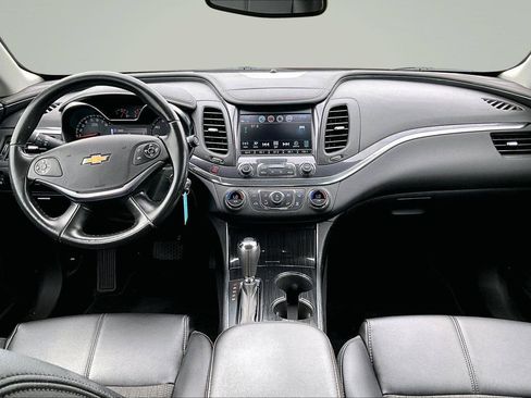 Used 2017 Chevrolet Impala LT w/ Convenience Package FWD image 17