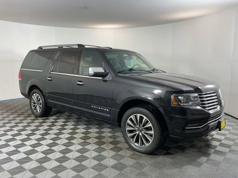 Used 2015 Lincoln Navigator L Base image 3