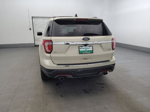 Used 2018 Ford Explorer XLT w/ Equipment Group 202A image 6