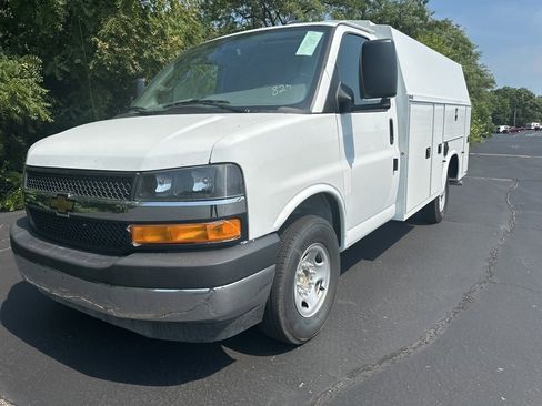 New 2025 Chevrolet Express 3500 w/ Power Convenience Package image 17