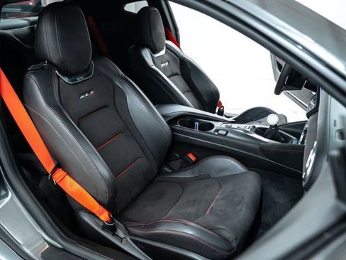 Used 2017 Chevrolet Camaro ZL1 RWD image 25