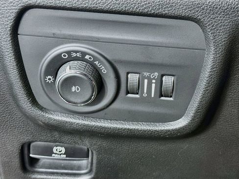 Used 2021 Jeep Grand Cherokee L Limited AWD/4WD image 15