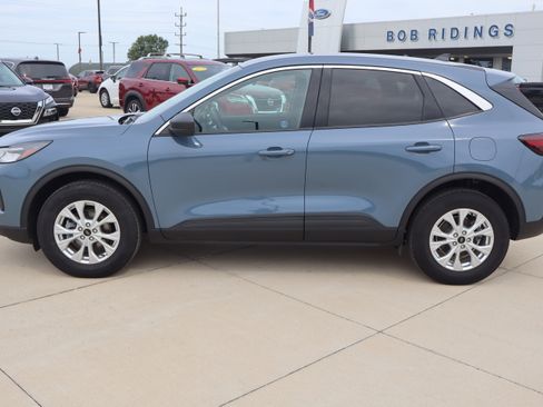 Used 2024 Ford Escape Active AWD/4WD image 9