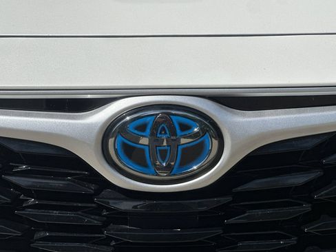 Used 2021 Toyota Highlander LE AWD/4WD image 48