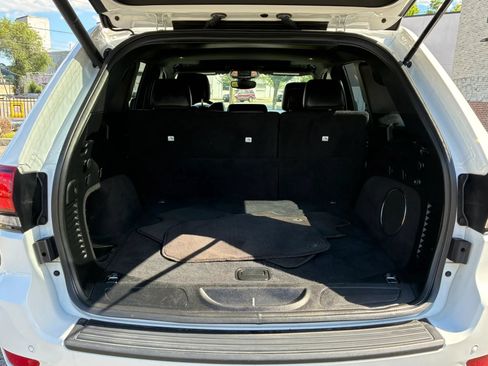 Used 2018 Jeep Grand Cherokee Altitude AWD/4WD image 24