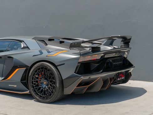 Used 2019 Lamborghini Aventador SVJ AWD/4WD image 22