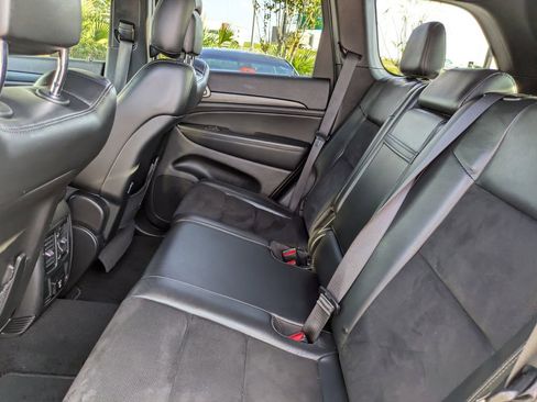 Used 2021 Jeep Grand Cherokee Laredo X image 15