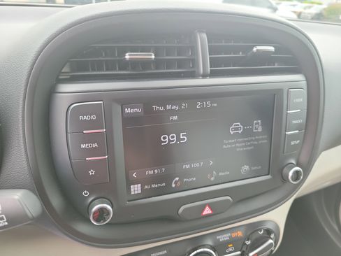 Used 2025 Kia Soul LX FWD image 26