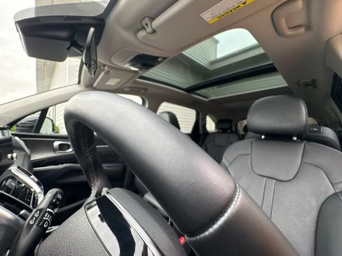Used 2022 Kia Sorento SX AWD/4WD image 17