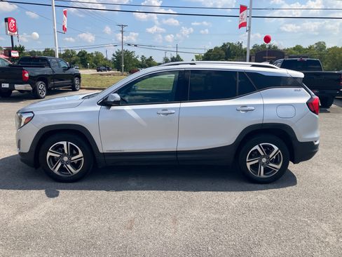 Used 2019 GMC Terrain SLT w/ Preferred Package FWD image 3