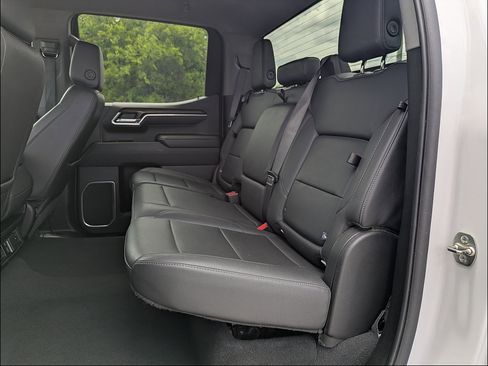 Used 2025 GMC Sierra 1500 SLT AWD/4WD image 15