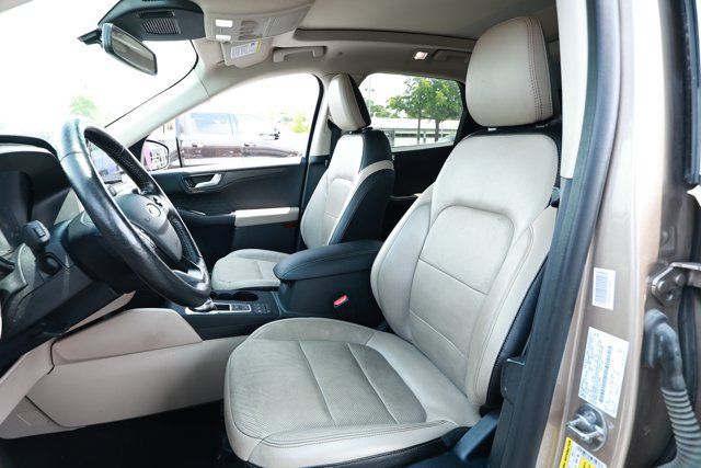 Used 2020 Ford Escape Titanium w/ Titanium Premium Package 2.0 AWD/4WD image 26