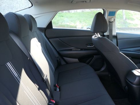 Certified 2023 Hyundai Elantra SEL w/ Convenience Package image 25